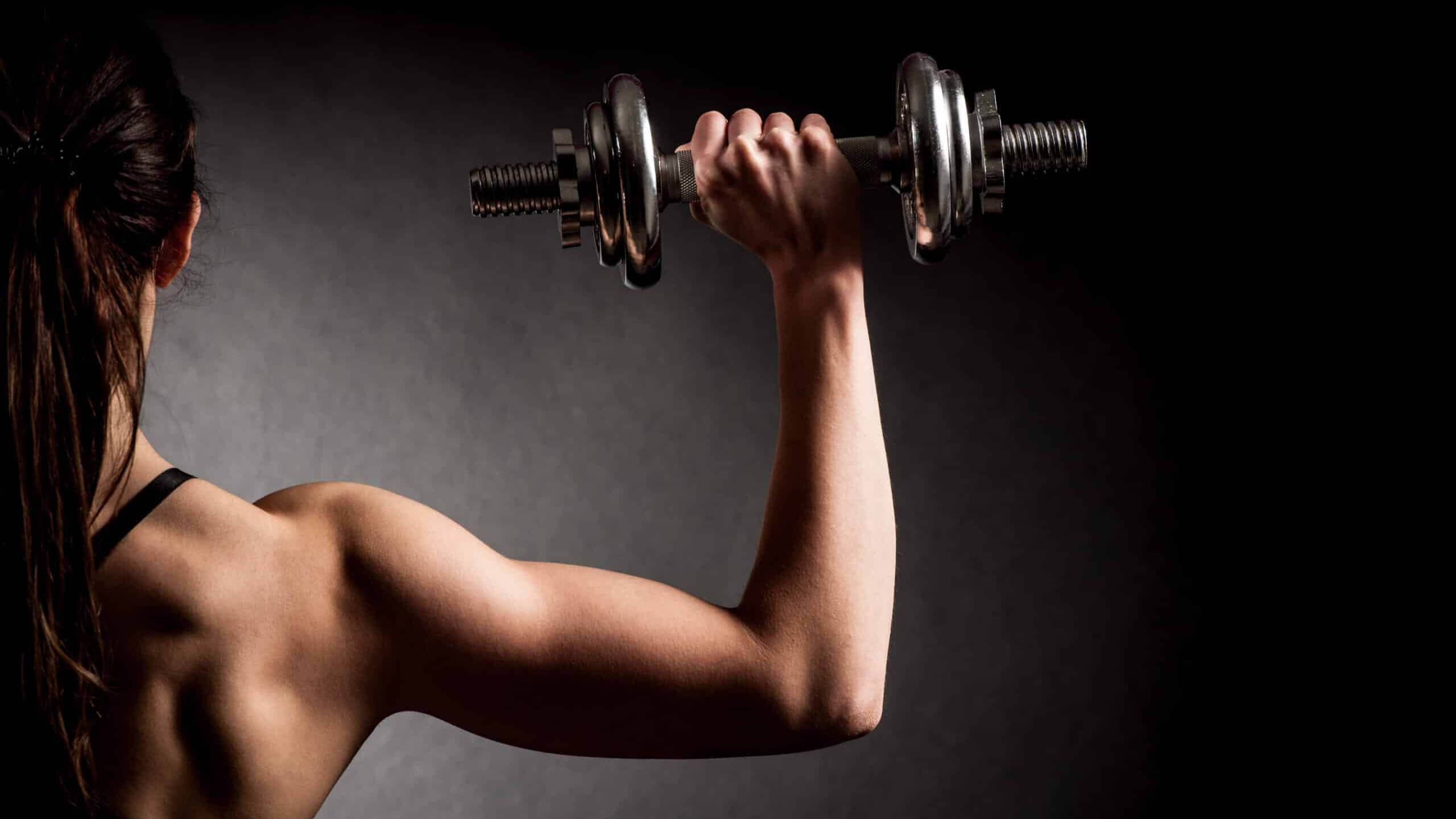 Strength training benefits for women in Marbella
